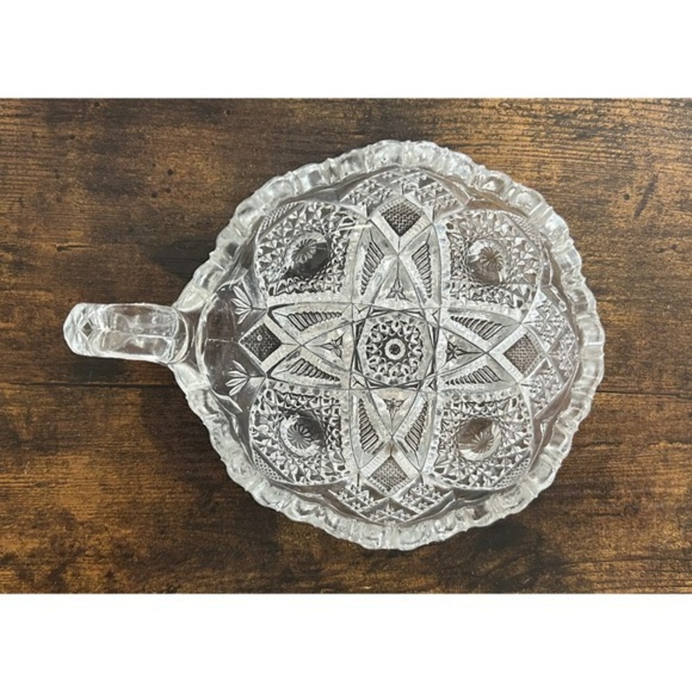 Vintage Crystal Nappy Dish With Handle Candy‎ Trinket Gift
